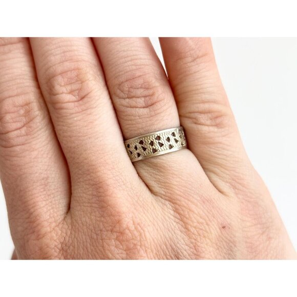 Cutout Accented Silver Toned Milgrain Designed Minimalist Cigar Band Ring - sz 6 - Picture 10 of 10